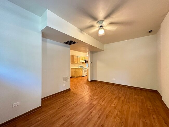 Building Photo - 3832 N Fremont St Unit G03C Rental