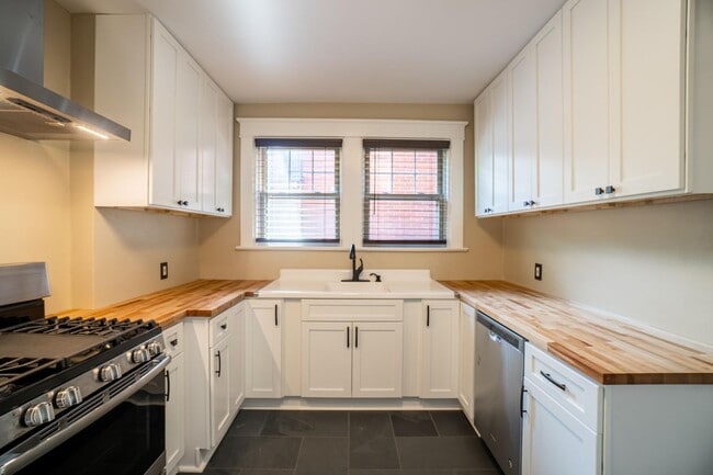 Building Photo - 6609 Church Ave Unit 1