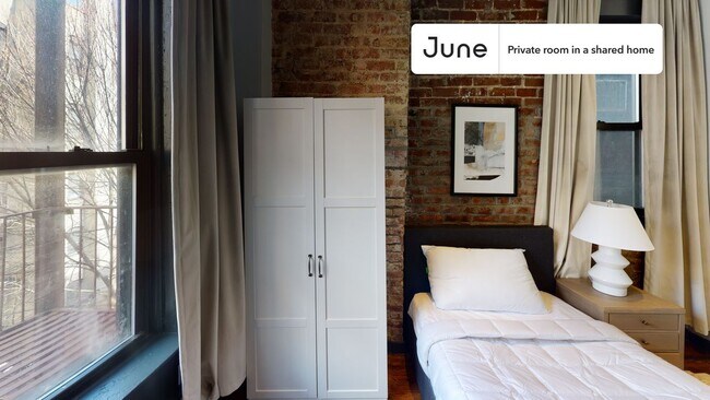 Room in Shared 4 bed/2 bath home in Upper East Side