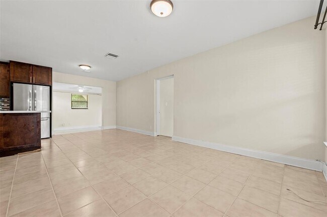 Photo - 1524 NW 18th Ct