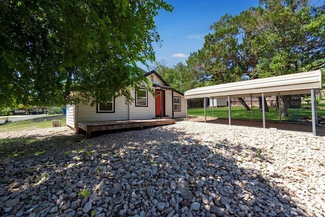 Photo - 612 Tanglewood Ln