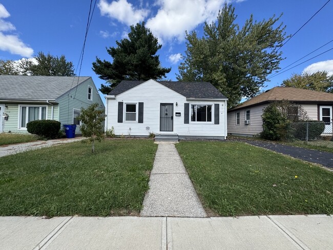 Photo - 13506 Bennington Ave