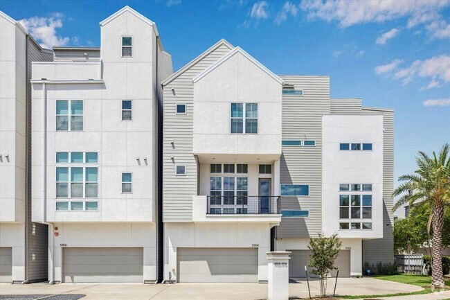 Building Photo - 5904 E Post Oak Ln Rental