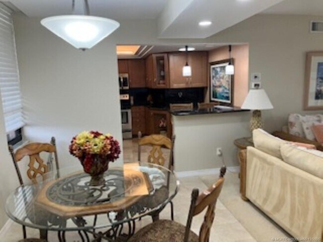 3392 NE Causeway Blvd Unit 303