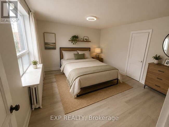 Photo - 2146 Danforth Ave