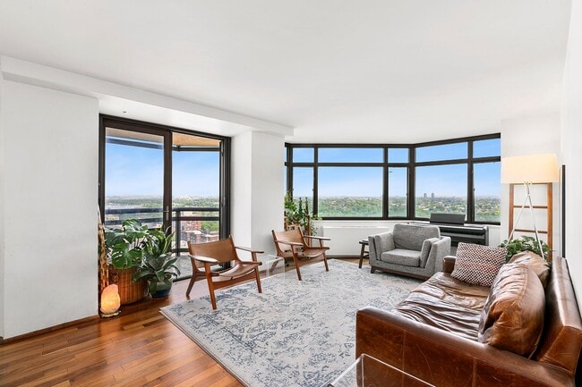 Photo - 112-01 Queens Blvd Unidad 18H Rental