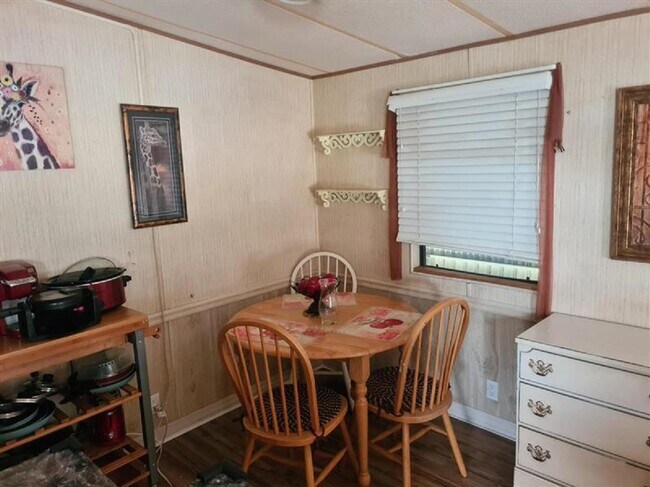 Photo - 2121 New Tampa Hwy