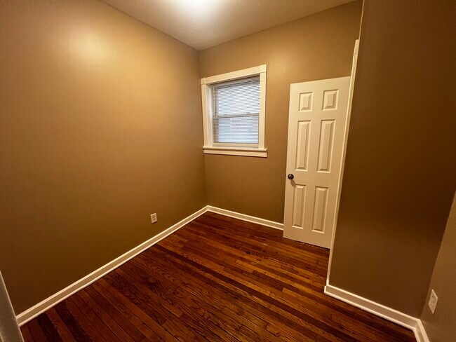 Photo - 735 N Hamlin Ave