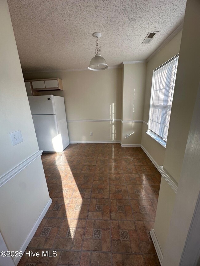 Photo - 1224 Westridge Ct