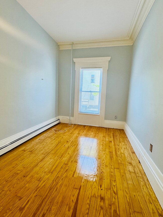 123 Almy St Unit 1F