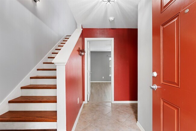 Photo - 1211 Ennis St