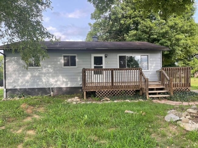 Photo - COZY 3 BED, 1 BATH HOUSE WITH FENCED IN BACKYARD LOCATED IN VINE GROVE