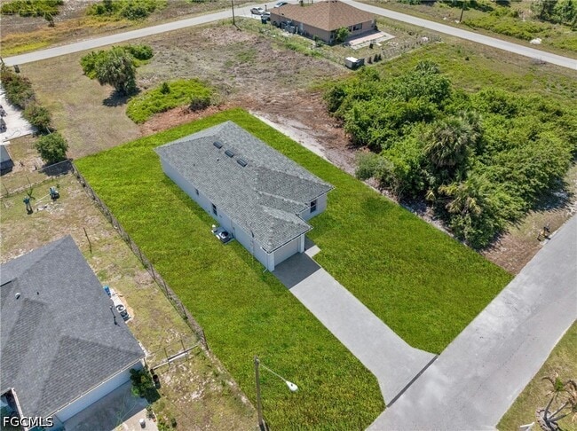 Photo - 917 Margaret Ave S