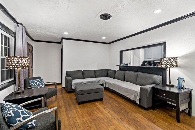 Photo - 5923 Moonmist Dr