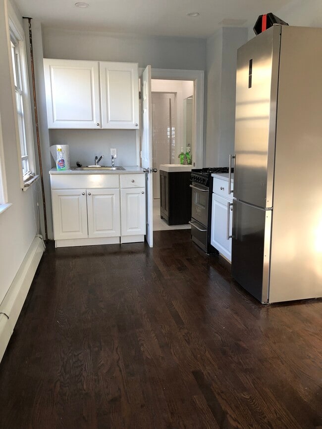 Photo - 83 Bloomfield Ave Unidad 1