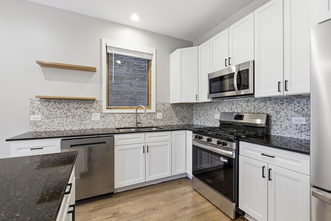 Photo - 943 N Leavitt