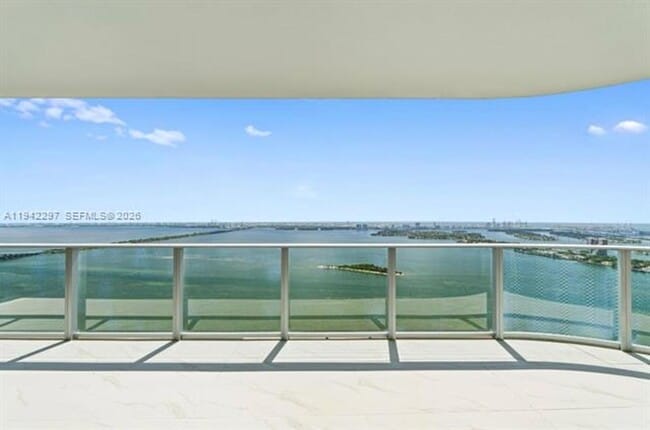 Photo - 700 NE 24th St Unidad 700 NE 24  4907