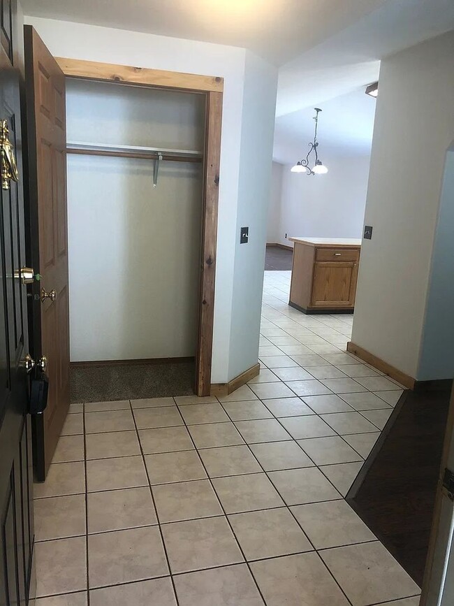 Photo - Spacious Single Level 3bd 2.75bath availab...