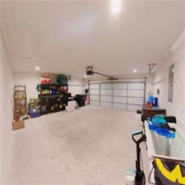 Photo - Beautiful 3/2 Built in 2025