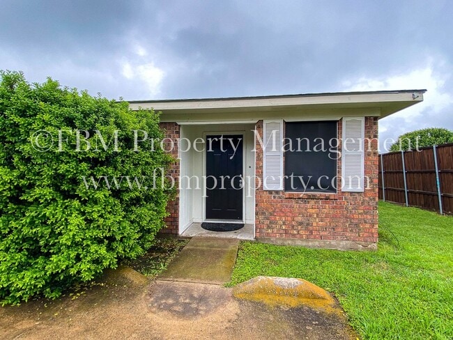 Building Photo - 1509 S Hall St Unit A