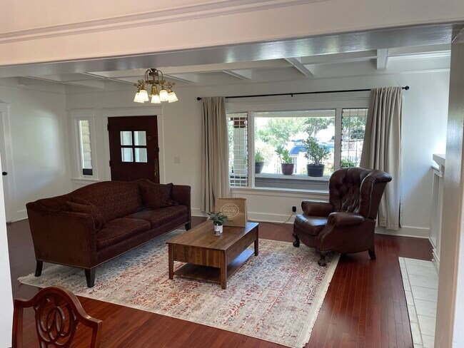 Photo - 2211 S Budlong Ave