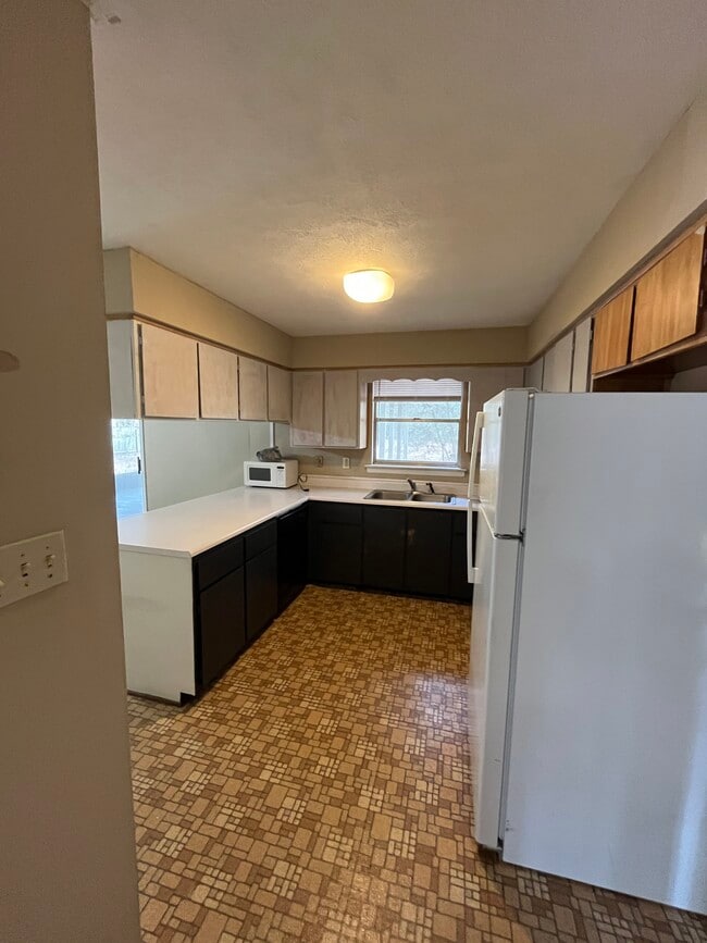 Photo - 211 Henderson St