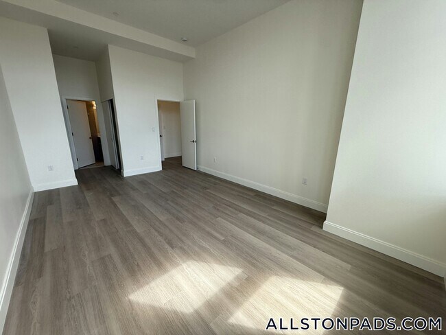Photo - 1079 Commonwealth Ave Unidad 236