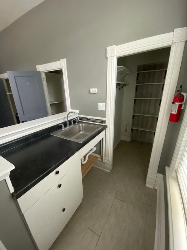 Photo - 1941 Madison St Unit A