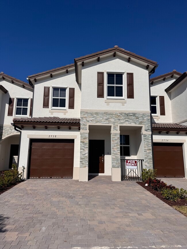 Building Photo - 2738 SE 24th Terrace