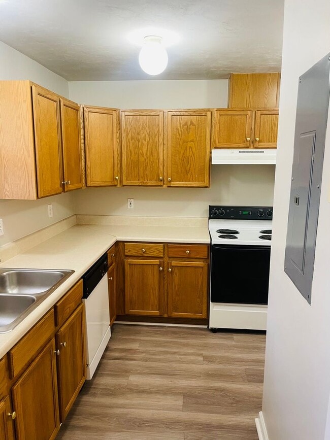 Photo - Spacious Townhouse off Hartsfield Road