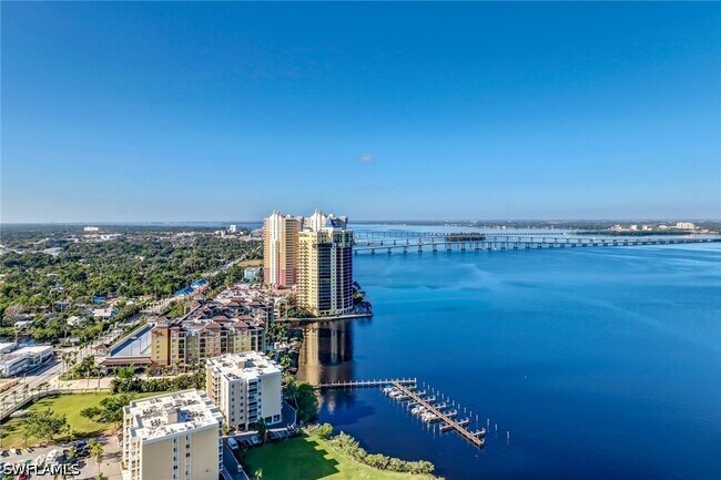 3000 Oasis Grand Blvd Unit 401