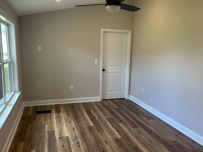 1215 Rogers Rd