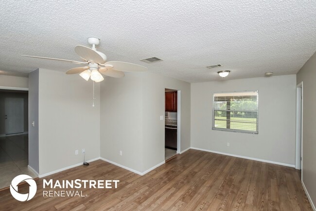282 E Haven Dr