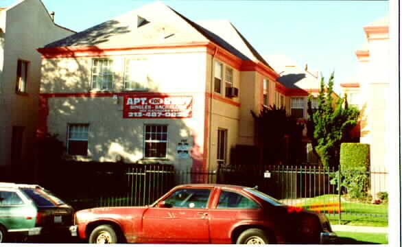 201-207 S Kenmore Ave