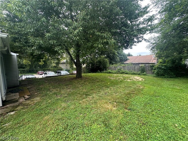 Photo - 1495 Wildon Ave