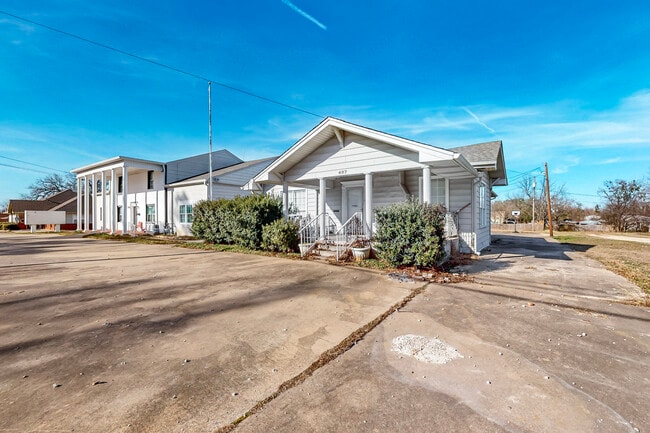 Photo - 407 W Main St