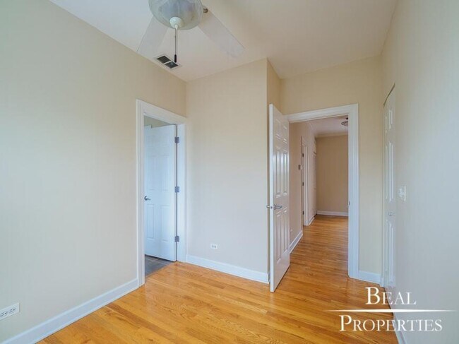 Photo - 2 bedroom in CHICAGO IL 60657 Unit N3