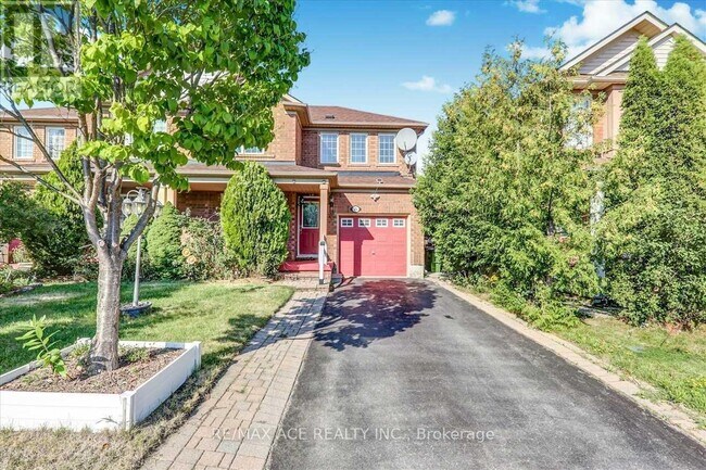 Photo - 35 Pitchpine Dr