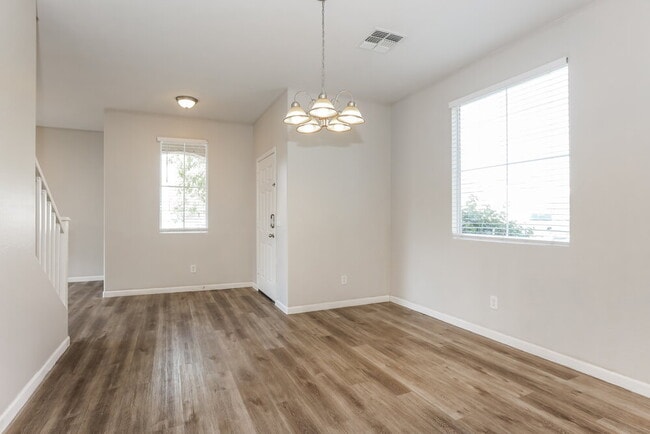 Photo - 5119 Fulton St