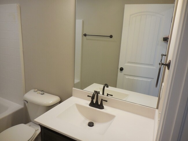 Photo - 118 NE 23rd St Unit J