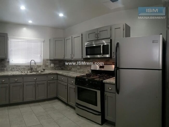 Photo - Oxford Apartments