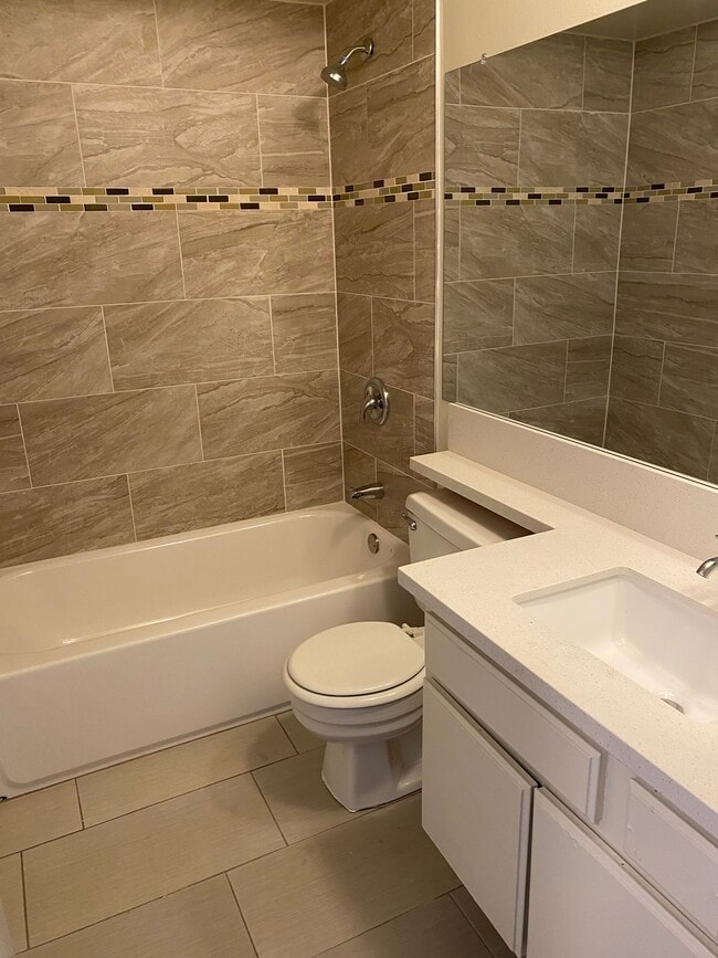 Photo - Diamond Head Apartments