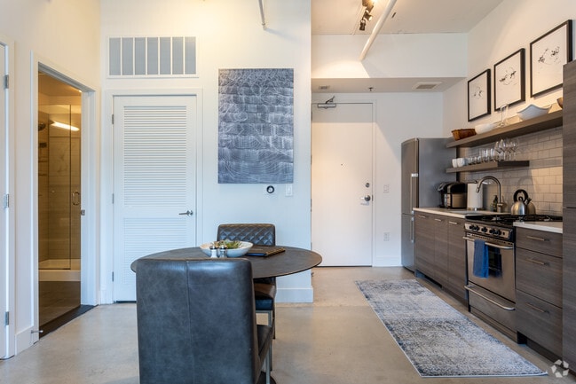 Estudio - 575 ft² - FLATS at Ponce City Market