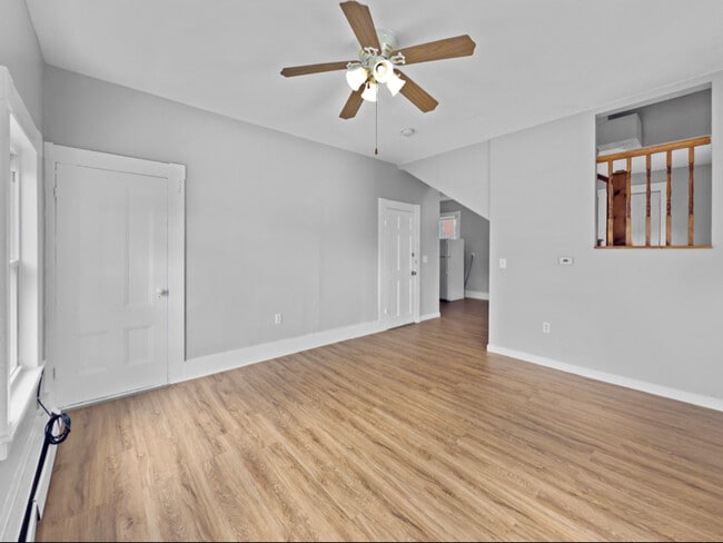 Photo - 931-933-933 Essex St Unit 931-2