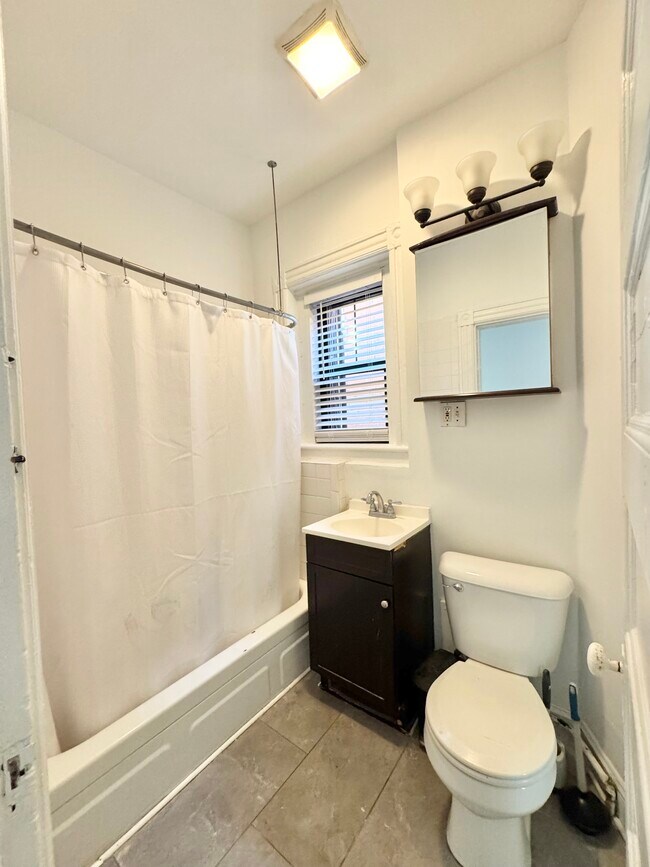 Photo - 1510 Tremont St Unit 3