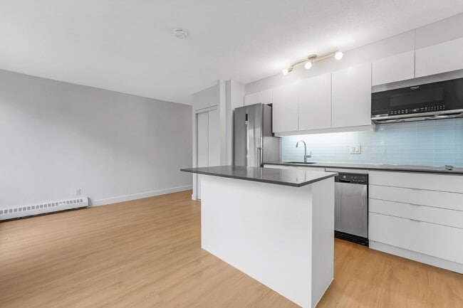 Photo - 145 York St Unit 1008