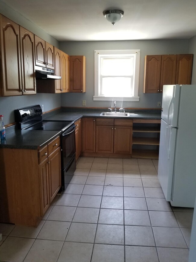 Kitchen - 19 Circular Ave Apartments Unit 19