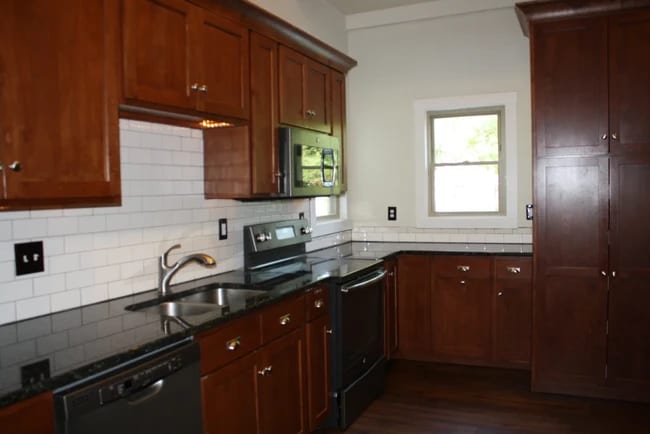 Photo - 805 N Lincoln St