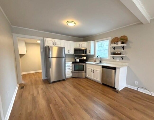 Photo - ~~~ What a gem!!- 2 Bedroom Home w/Great features!~~~