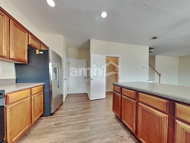 Photo - 256 Neal Ave